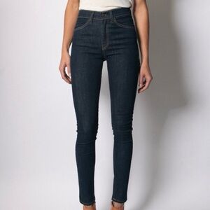 Imogene + Willie Lucy Mid Rise Dark Wash Skinny Jeans